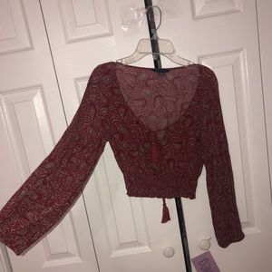 AE Paisley patterned cropped long sleeve